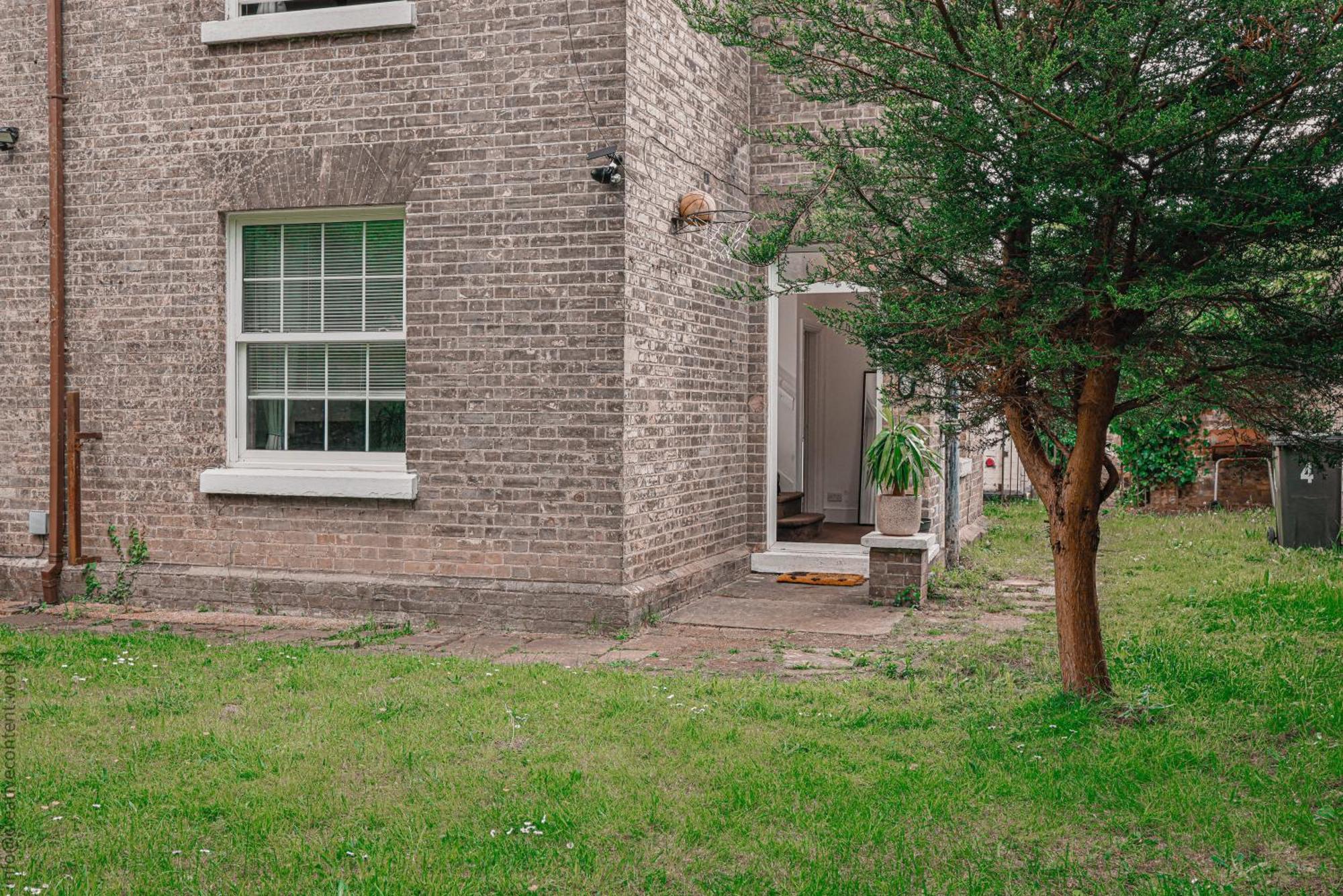 Court Villa